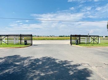 Side exit gate